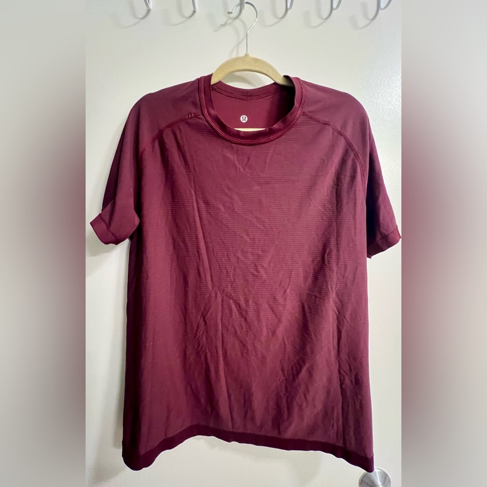 lululemon athletica | Men’s Maroon Short Sleeve Tee - Picture 6 of 9